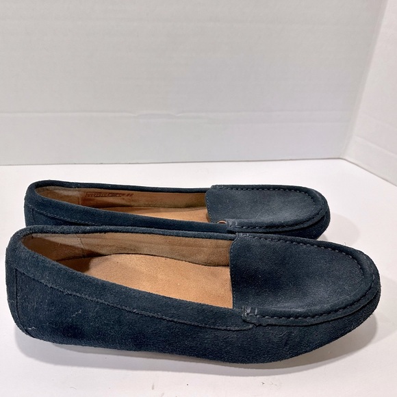 Vionic Navy Debbie Suede Moccasins Loafers Size 10W. NWOT. Only tried on inside - Picture 1 of 6